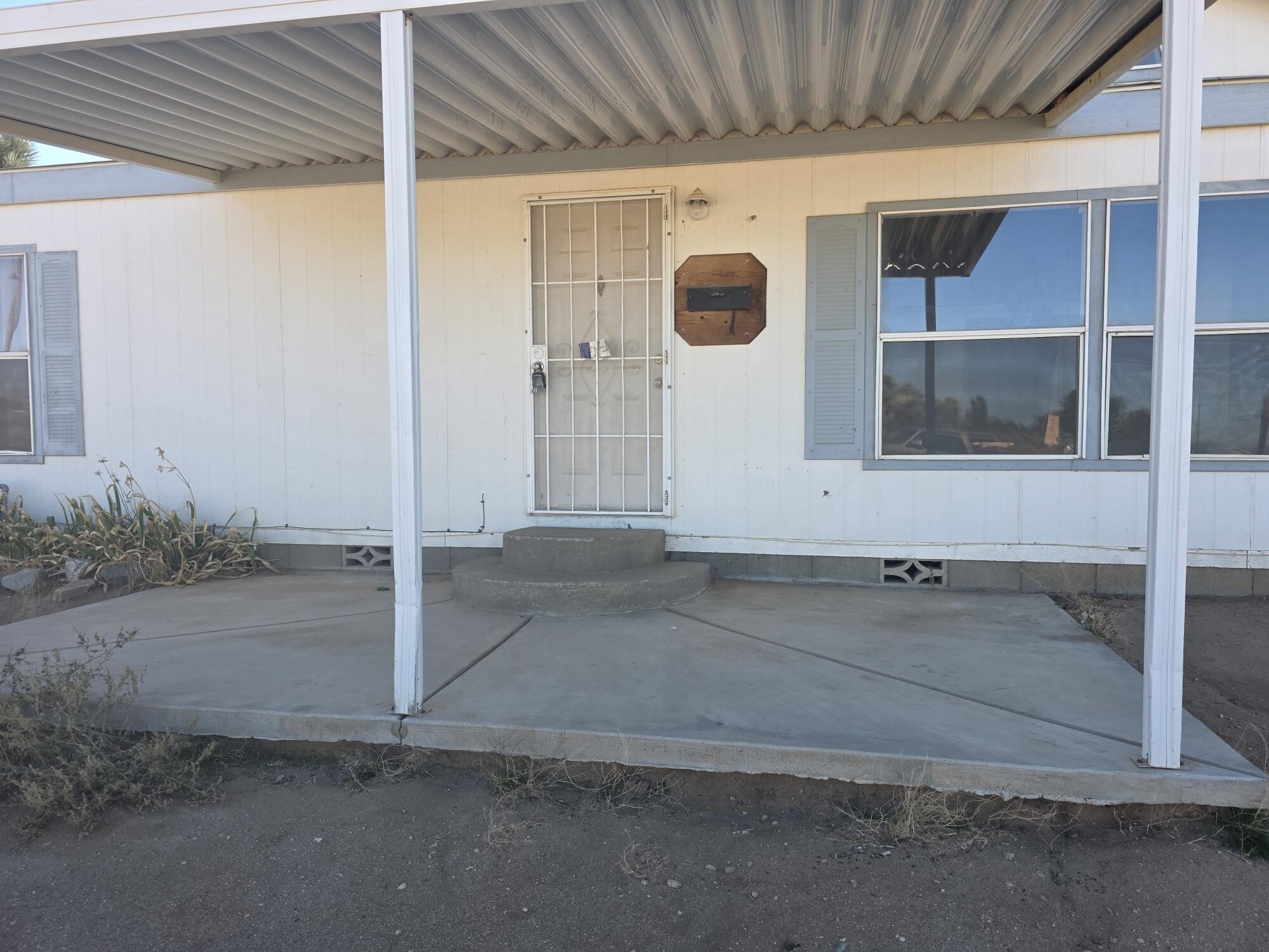 9572 Smith Road Phelan, CA 92371 - Photo 5 of 43 20251106_141103_resized