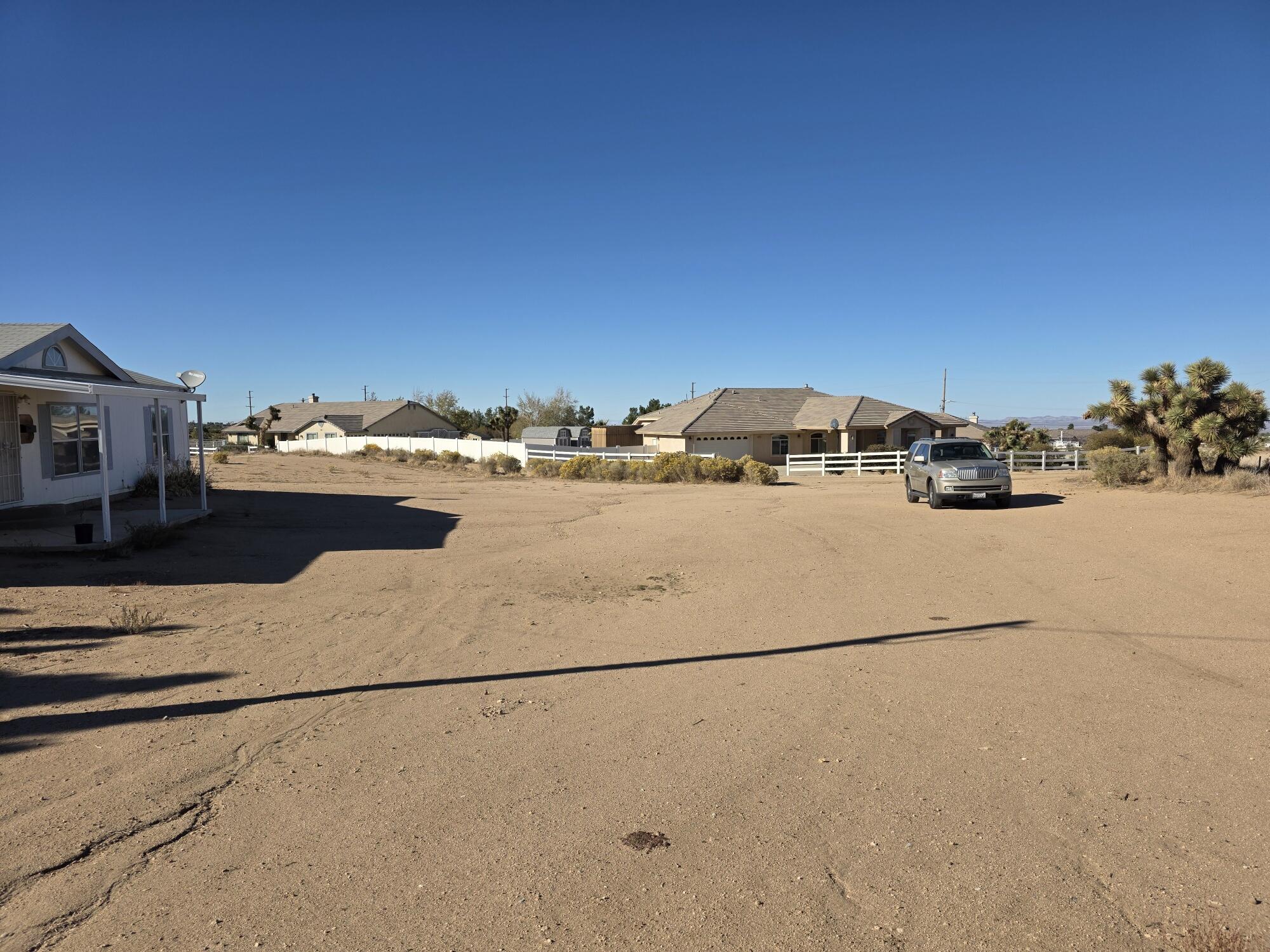 9572 Smith Road Phelan, CA 92371 - Photo 6 of 43 20251106_135804_resized_1