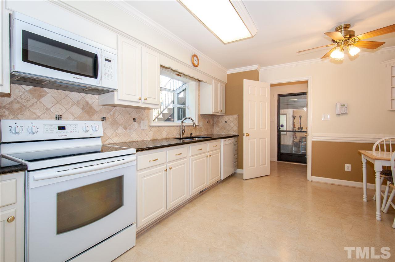 5913 Rondan Circle Raleigh, NC 27612 - Photo 10 of 30