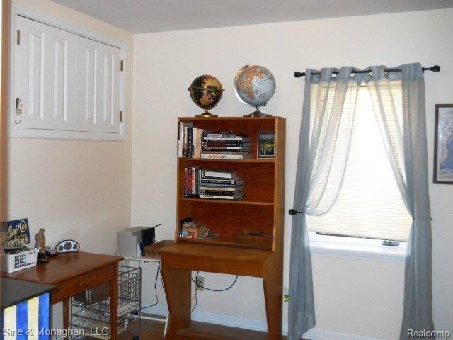 1171 Hawthorne Road Grosse Pointe, MI 48236 - Photo 10 of 24 008.JPG