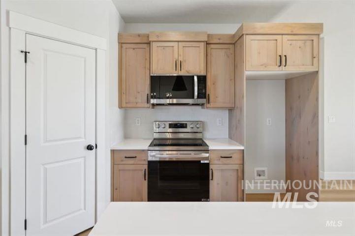 937 Sierra Street Vale, OR 97918 - Photo 7 of 22 Pantry, photo similar.