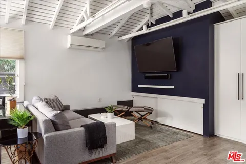 $1,799,000 | 2583 Canyon Drive, Los Angeles, CA 90068