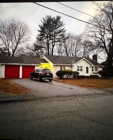 $560,000 | 120 Roberts Avenue, Holbrook, MA 02343