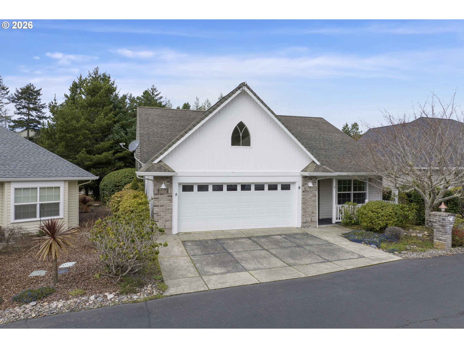 9 Waterford Downs Florence, OR 97439 - Photo 3 of 48