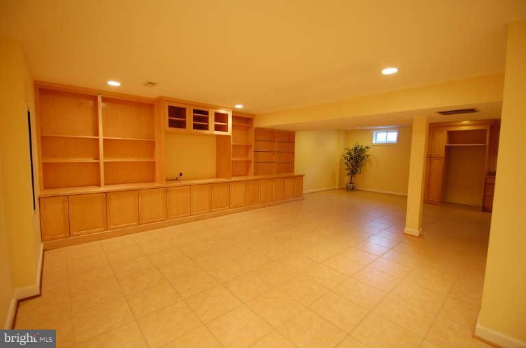 16805 Cashell Road Olney, MD 20832 - Photo 19 of 26 Basement
