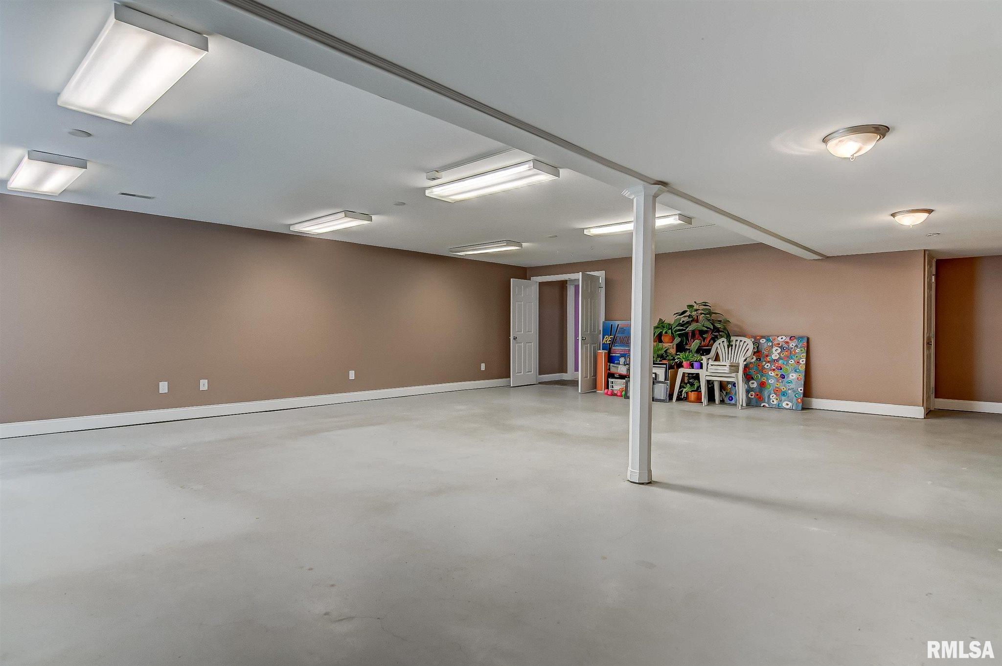 2223 Wydown Avenue Springfield, IL 62704 - Photo 36 of 48 Gallery Image 36