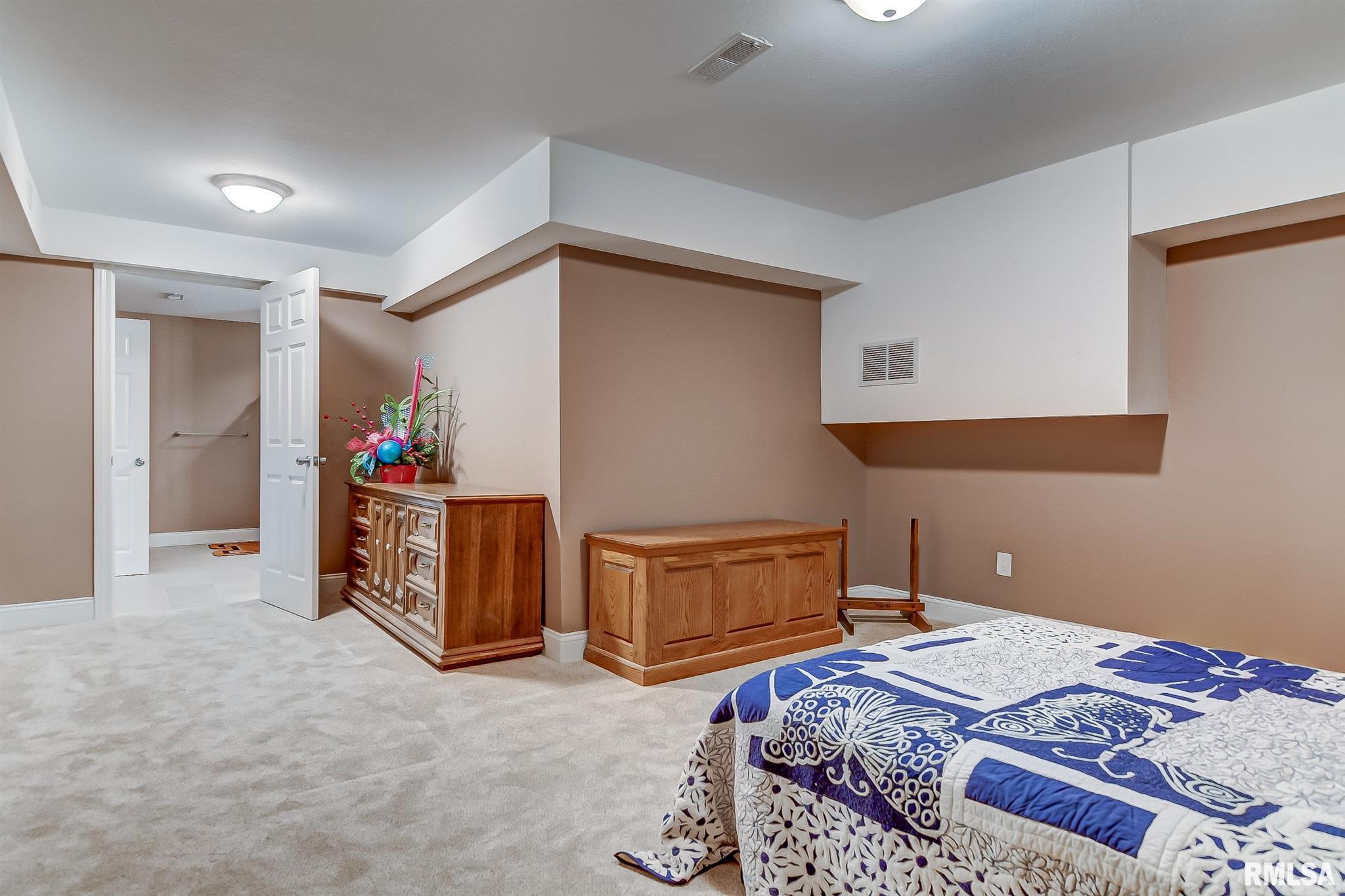 2223 Wydown Avenue Springfield, IL 62704 - Photo 41 of 48 Gallery Image 41
