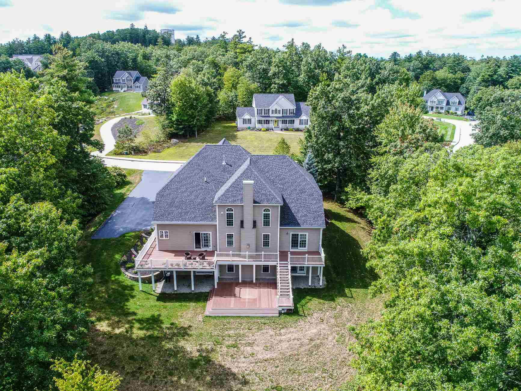 8 North View Terrace Hooksett, NH 03106 - Photo 2 of 38