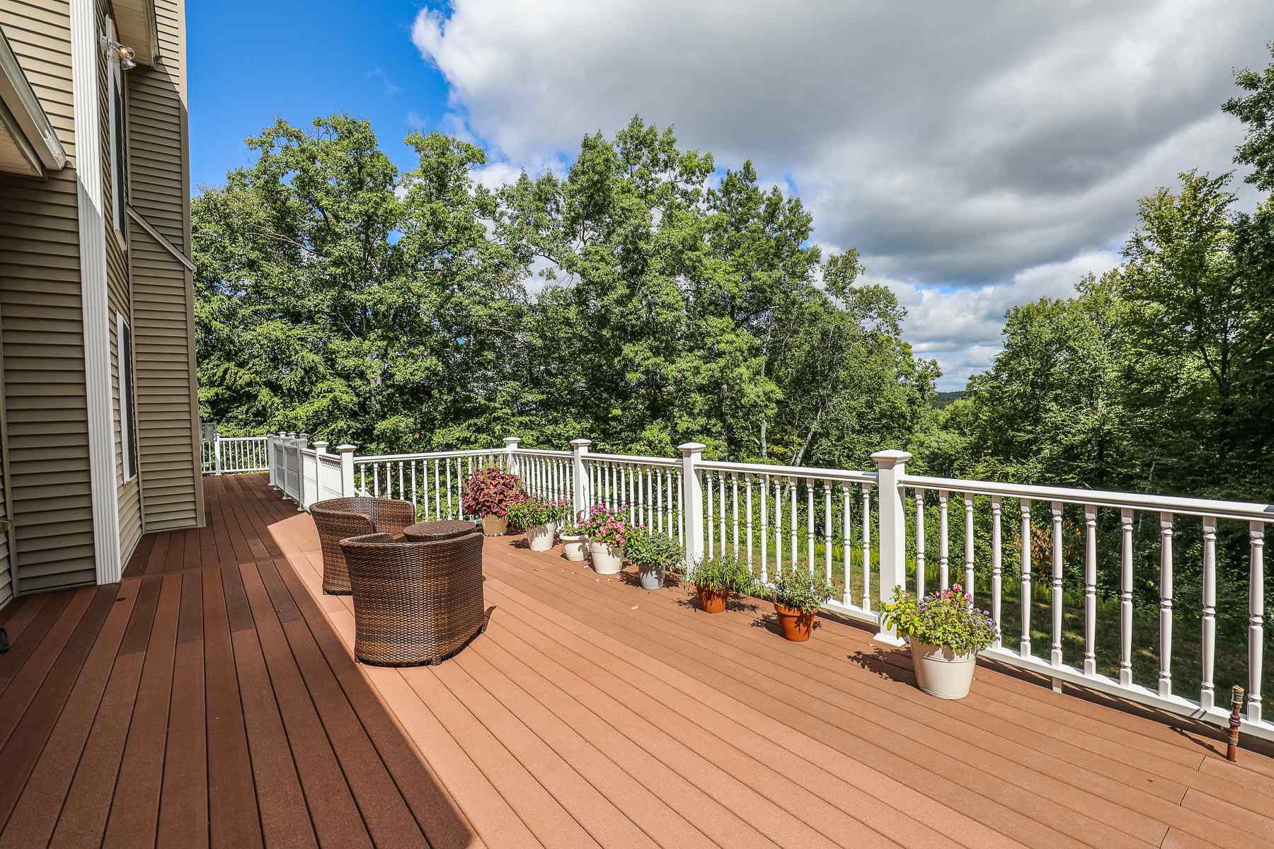 8 North View Terrace Hooksett, NH 03106 - Photo 6 of 38