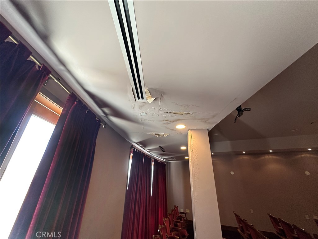 5077 Schumacher Road Calabasas, CA 91302 - Photo 45 of 58 a view of entryway