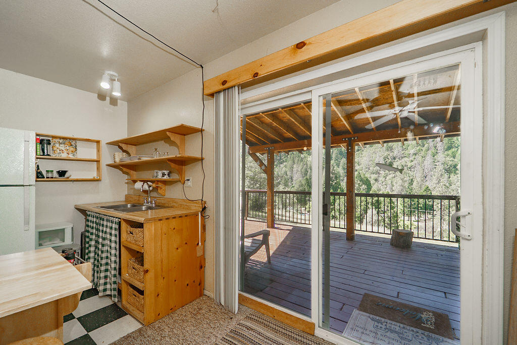 331 Steel Bridge Road Douglas City, CA 96024 - Photo 27 of 43 sliding door to deck