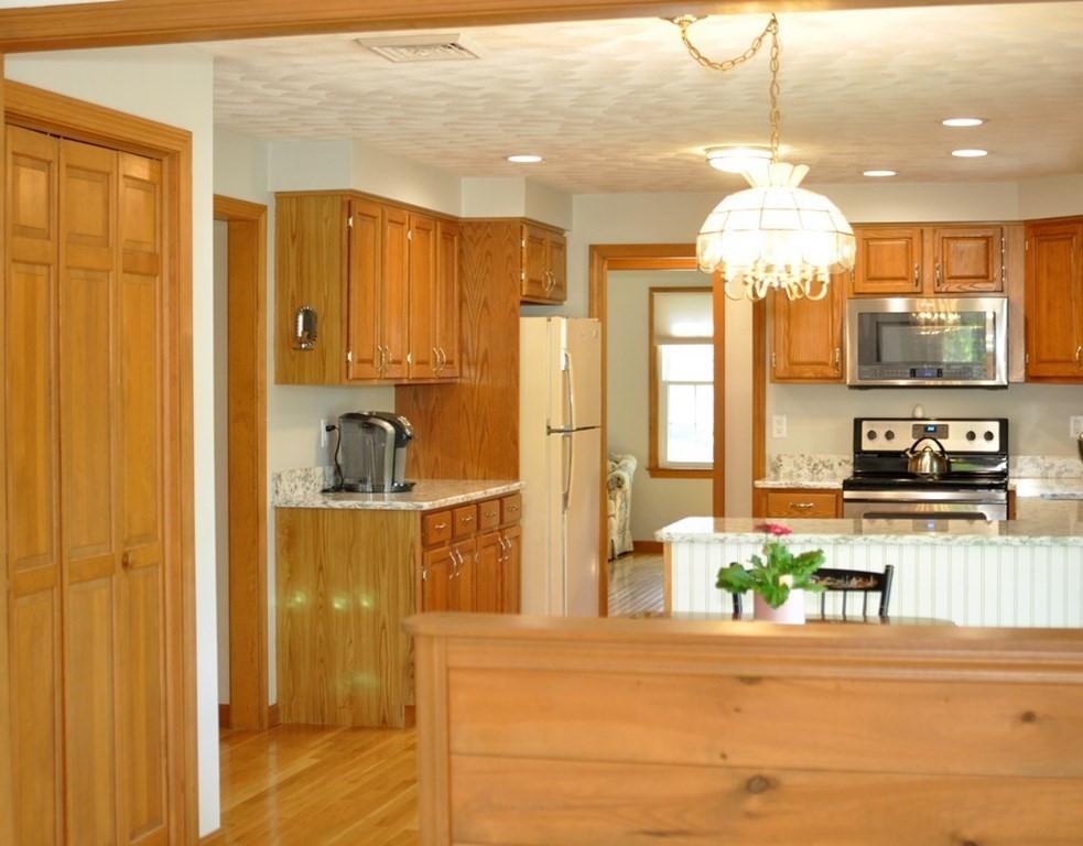 13 Abbott Road Maynard, MA 01754 - Photo 12 of 35
