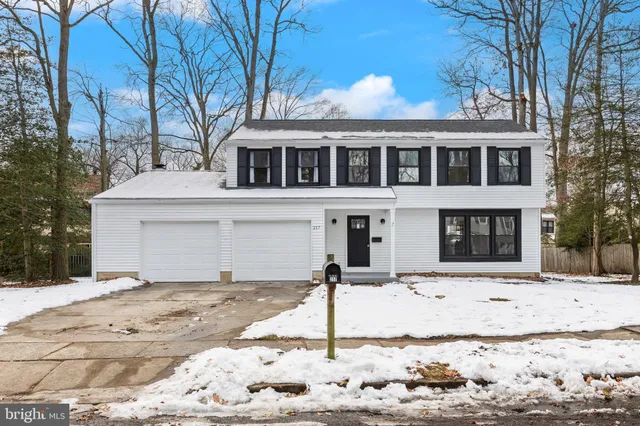 $580,000 | 217 Glenview Court, Marlton, NJ 08053