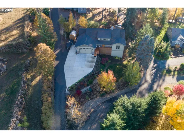 $1,060,000 | 1241 Fruit Valley Lane, White Salmon, WA 98672