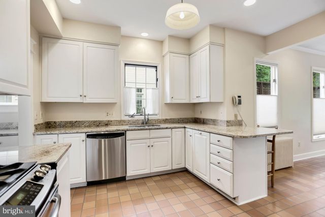 $1,295,000 | 209 Woodland Terrace, Alexandria, VA 22302