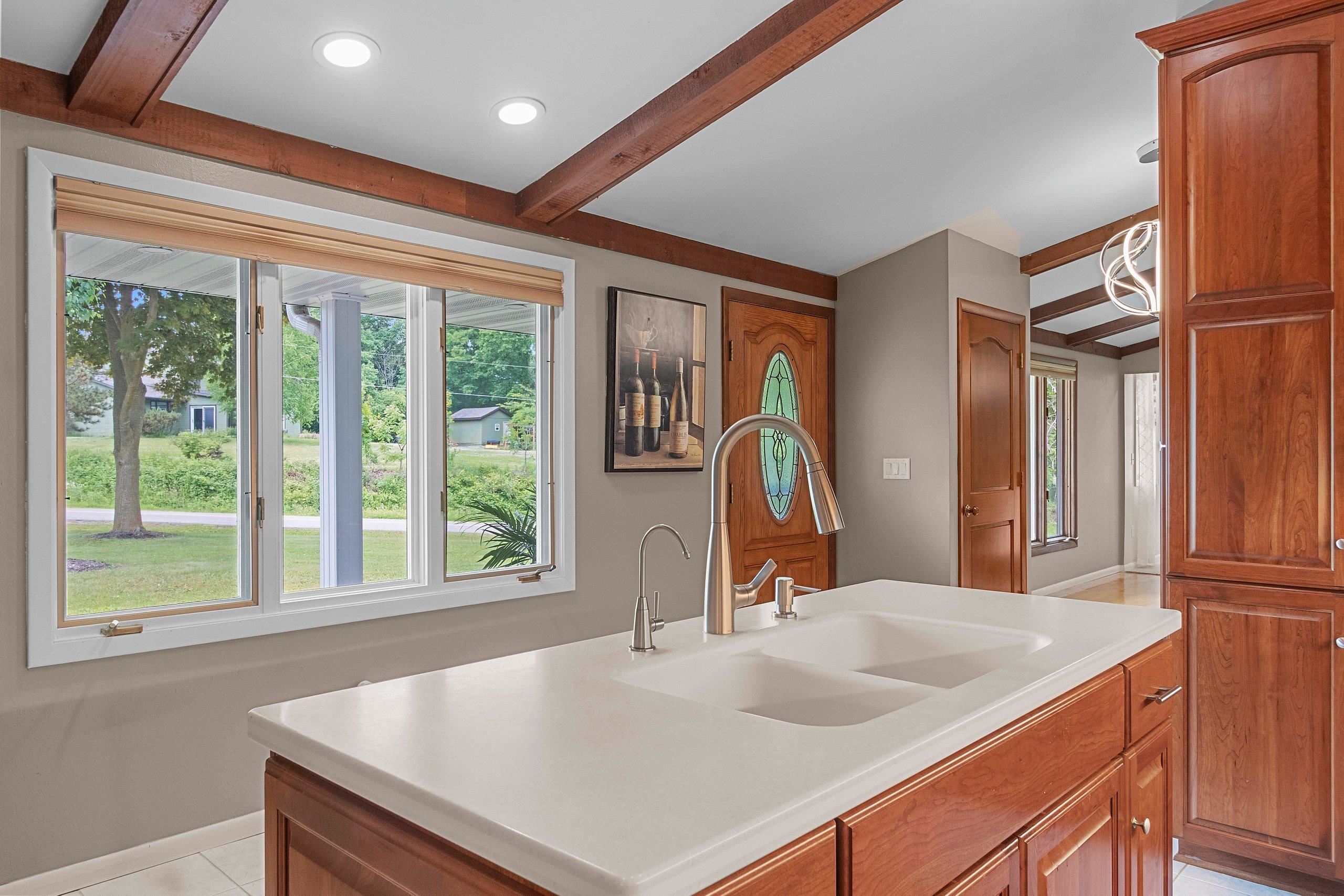 389 Sunlite Drive Oneida, WI 54155 - Photo 8 of 67