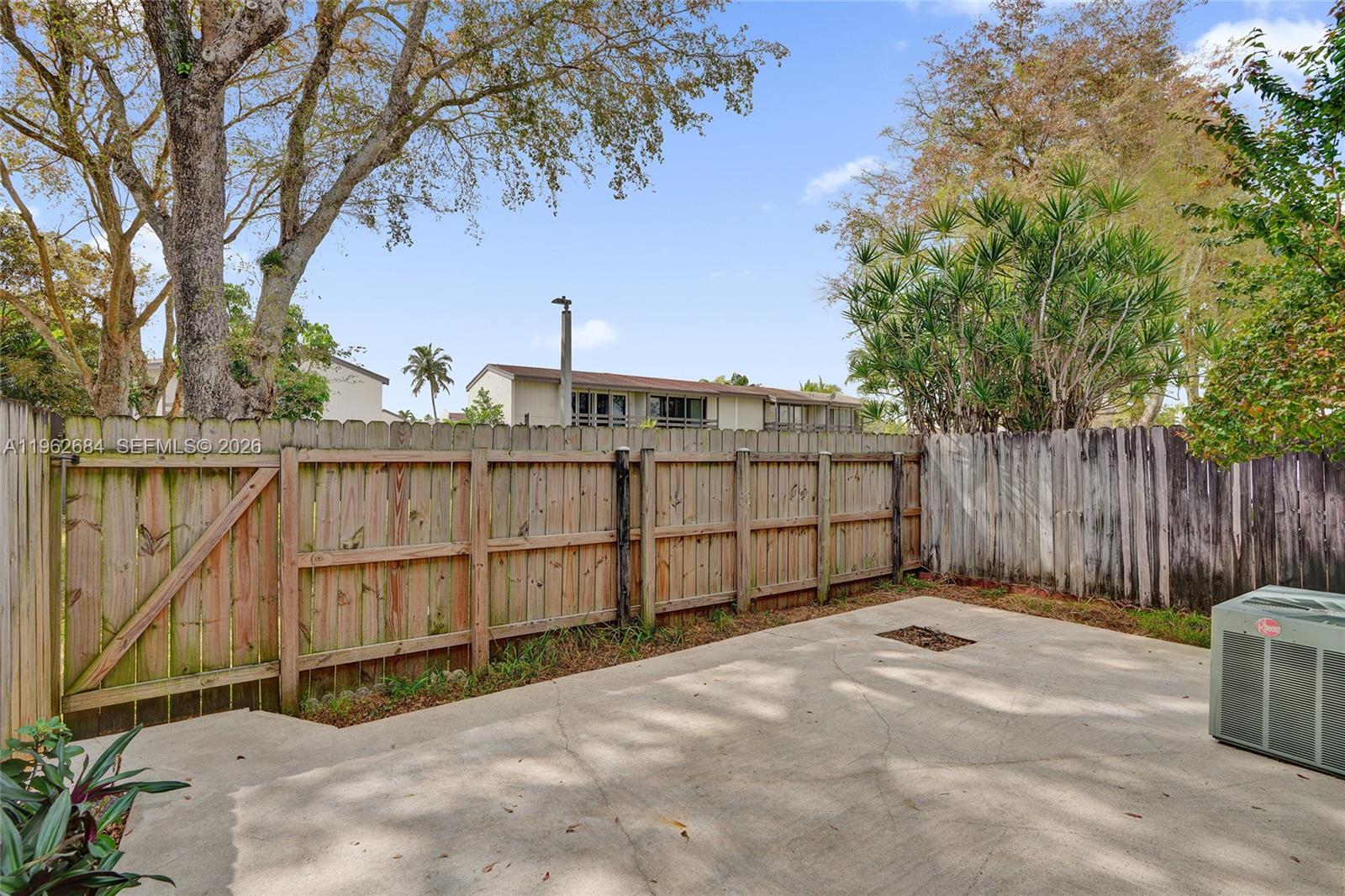 10960 Southwest 70th Terrace Miami, FL 33173 - Photo 11 of 44