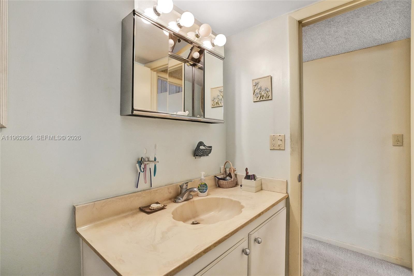 10960 Southwest 70th Terrace Miami, FL 33173 - Photo 18 of 44