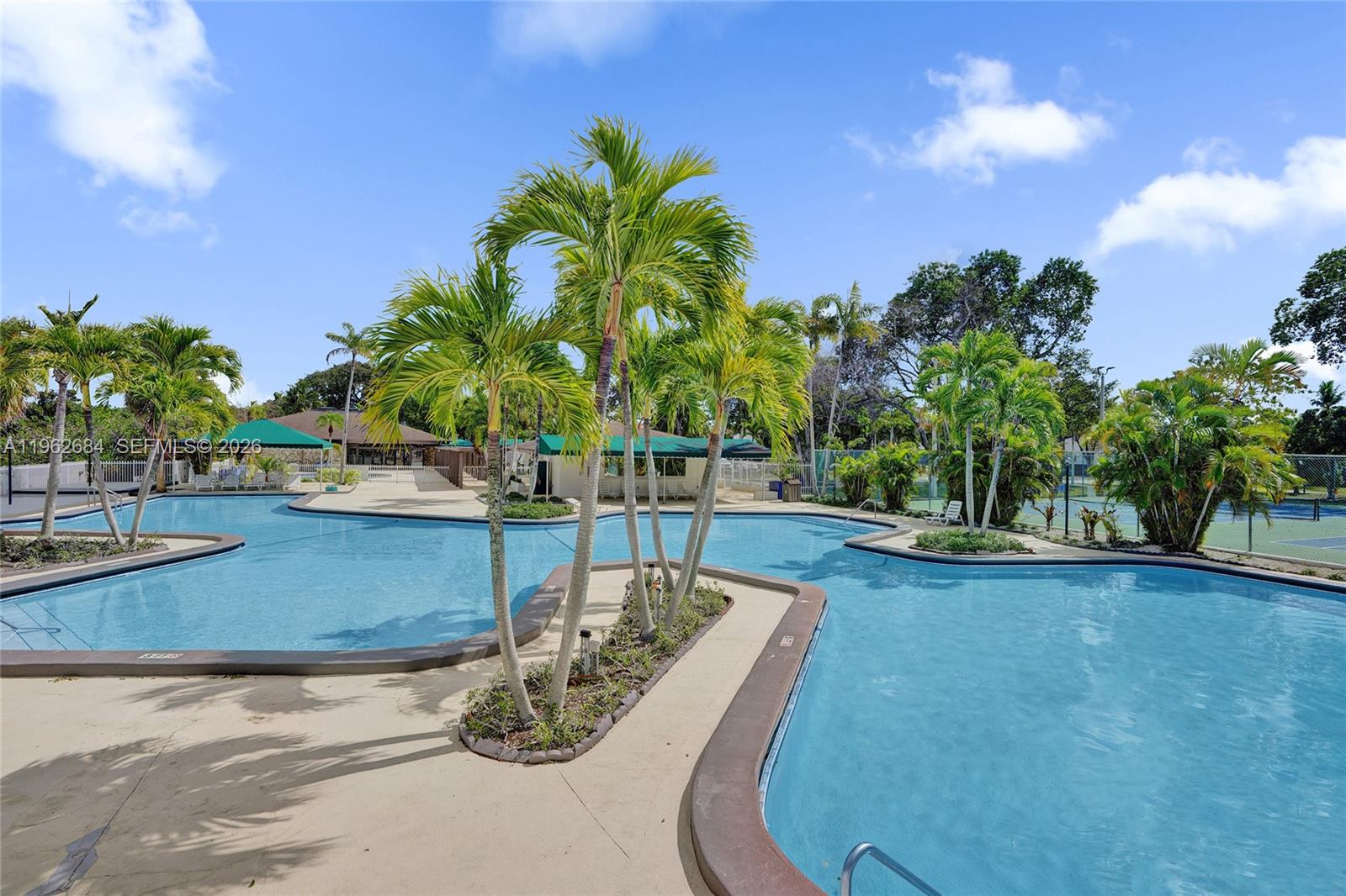 10960 Southwest 70th Terrace Miami, FL 33173 - Photo 30 of 44