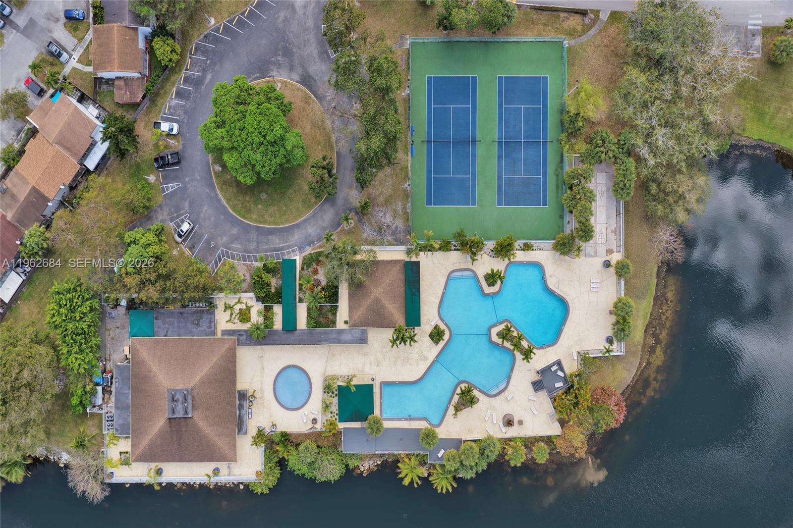 10960 Southwest 70th Terrace Miami, FL 33173 - Photo 35 of 44