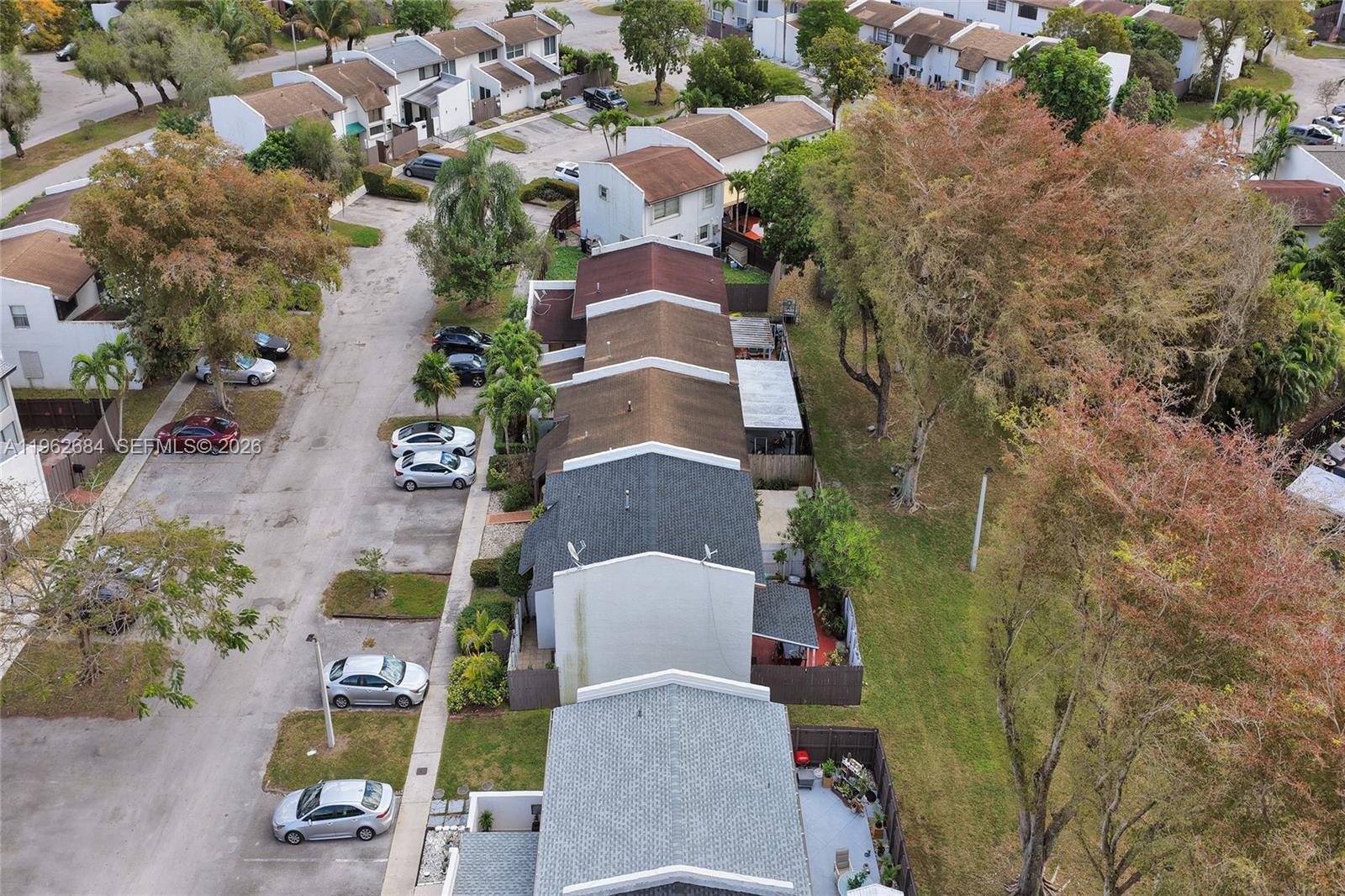 10960 Southwest 70th Terrace Miami, FL 33173 - Photo 39 of 44