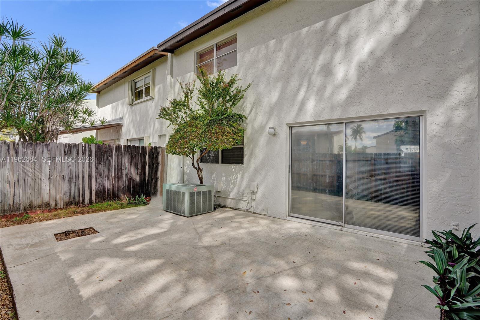 10960 Southwest 70th Terrace Miami, FL 33173 - Photo 9 of 44