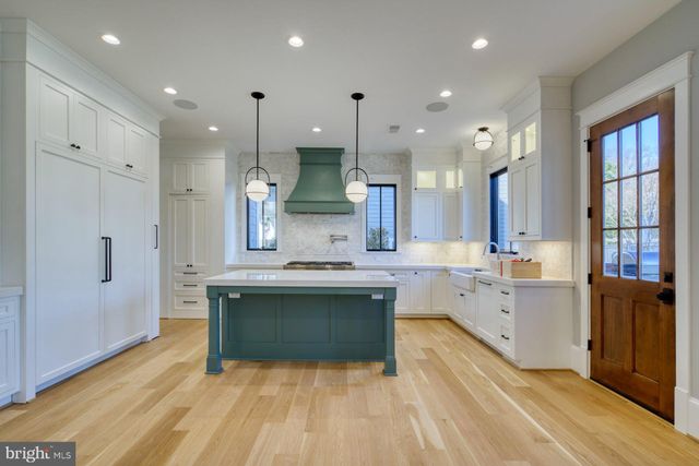 $3,510,275 | 3525 North Ohio Street, Arlington, VA 22207