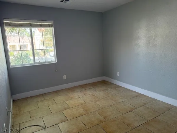 $2,100 | 3729 Discovery Creek Avenue, North Las Vegas, NV 89031