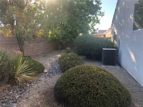$2,100 | 3729 Discovery Creek Avenue, North Las Vegas, NV 89031