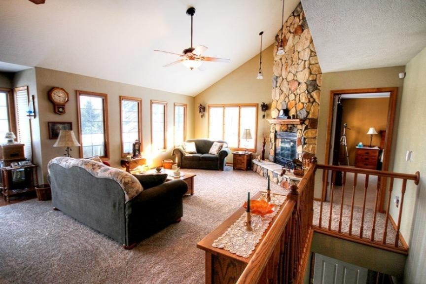 10055 Walnut Drive Three Rivers, MI 49093 - Photo 5 of 31 Livingroom