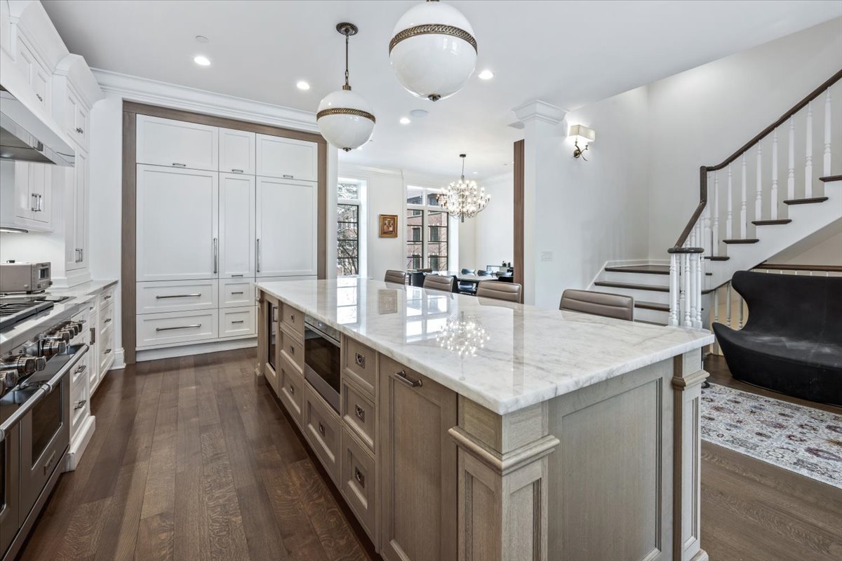 441 West Deming Place Chicago, IL 60614 - Photo 12 of 52