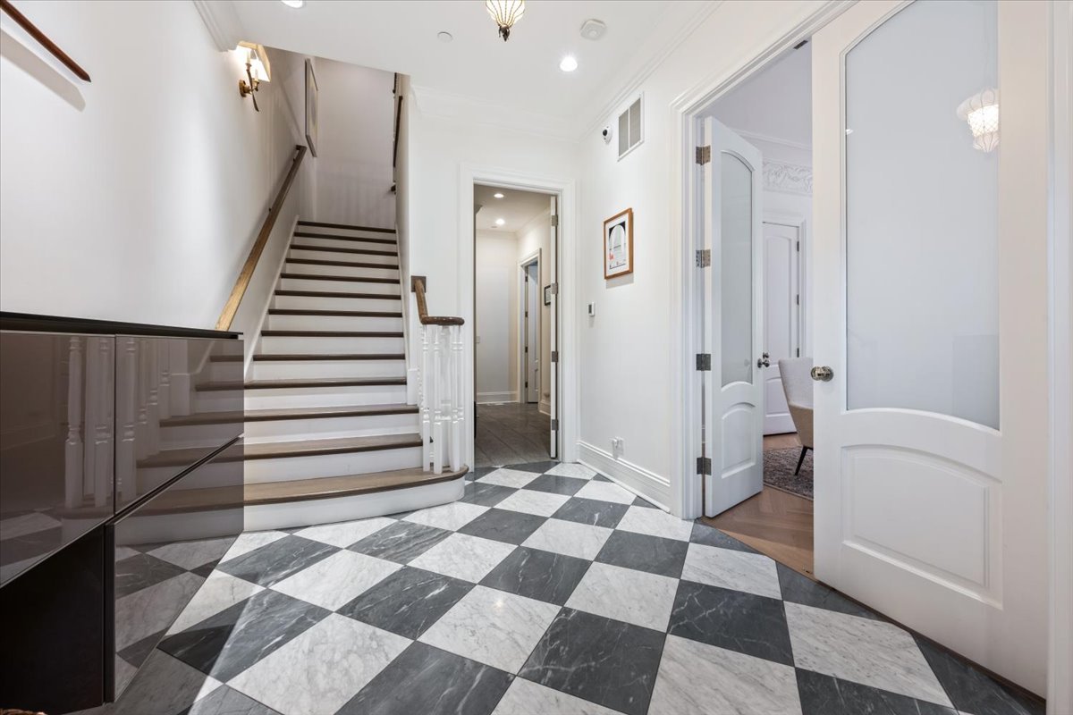 441 West Deming Place Chicago, IL 60614 - Photo 2 of 52