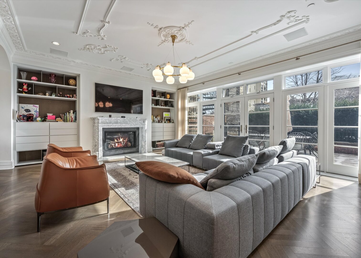 441 West Deming Place Chicago, IL 60614 - Photo 21 of 54 a living room with fireplace furniture and a flat screen tv