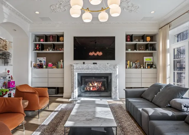 $38,000 | 441 West Deming Place, Chicago, IL 60614