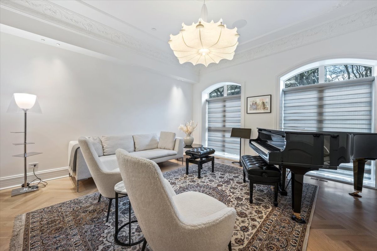 441 West Deming Place Chicago, IL 60614 - Photo 3 of 52