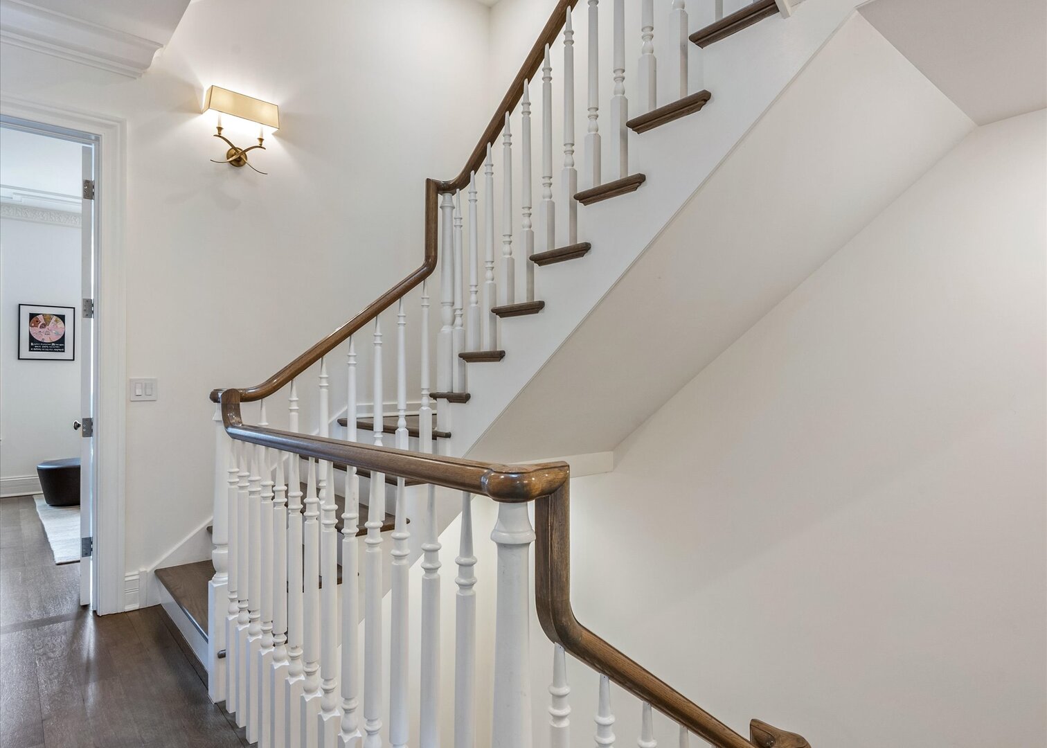 441 West Deming Place Chicago, IL 60614 - Photo 35 of 54 a view of entryway