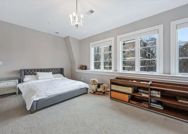 $38,000 | 441 West Deming Place, Chicago, IL 60614