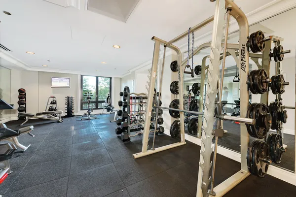 $38,000 | 441 West Deming Place, Chicago, IL 60614