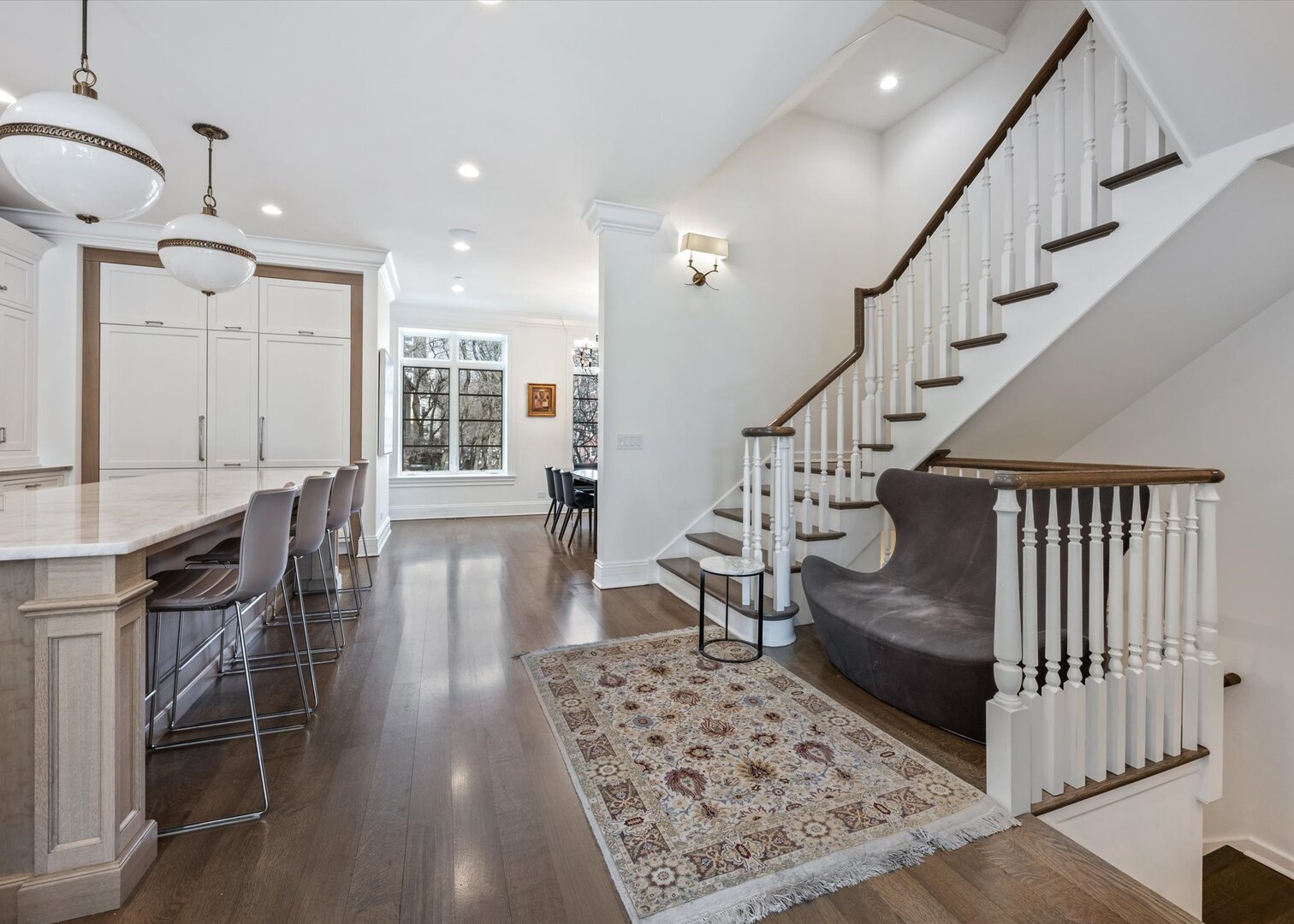 441 West Deming Place Chicago, IL 60614 - Photo 6 of 54 a view of entryway and dining room