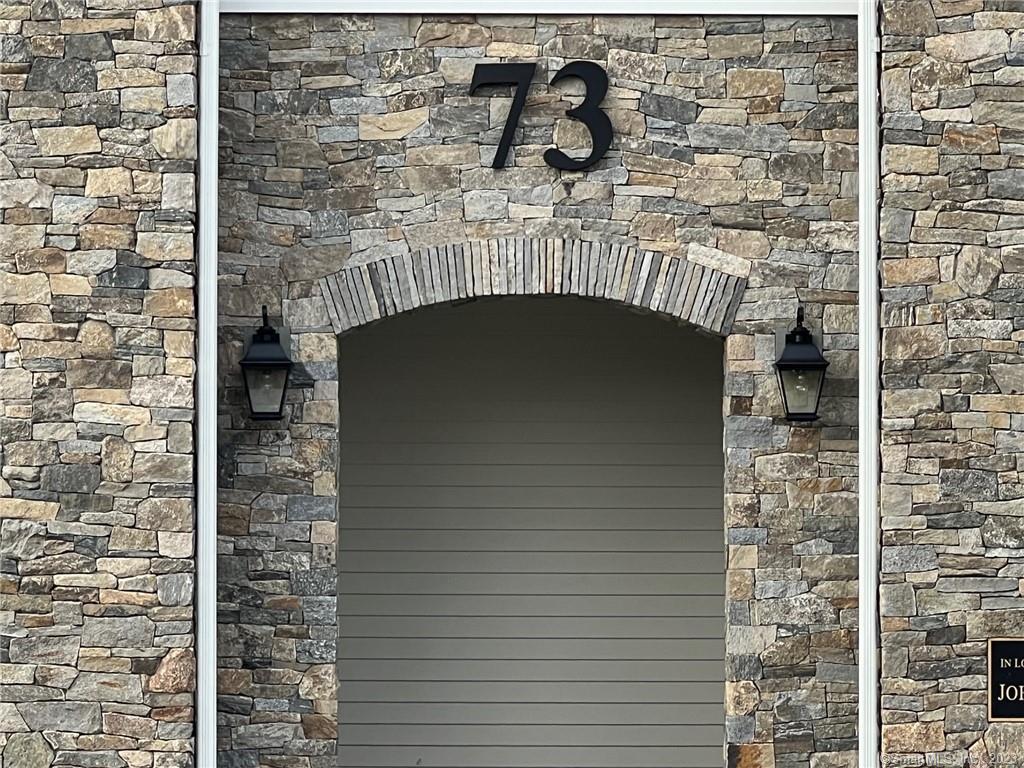 73 West Main Street, Unit 5 Clinton, CT 06413 - Photo 1 of 23 a close view of a brick wall