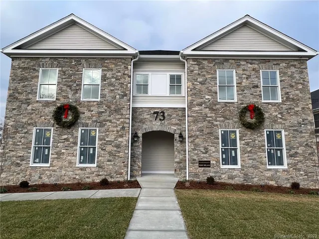 $2,100 | 73 West Main Street, Unit 5, Clinton, CT 06413