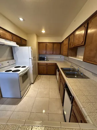 $385,000 | 263 East Line Street, Unit F, Bishop, CA 93514