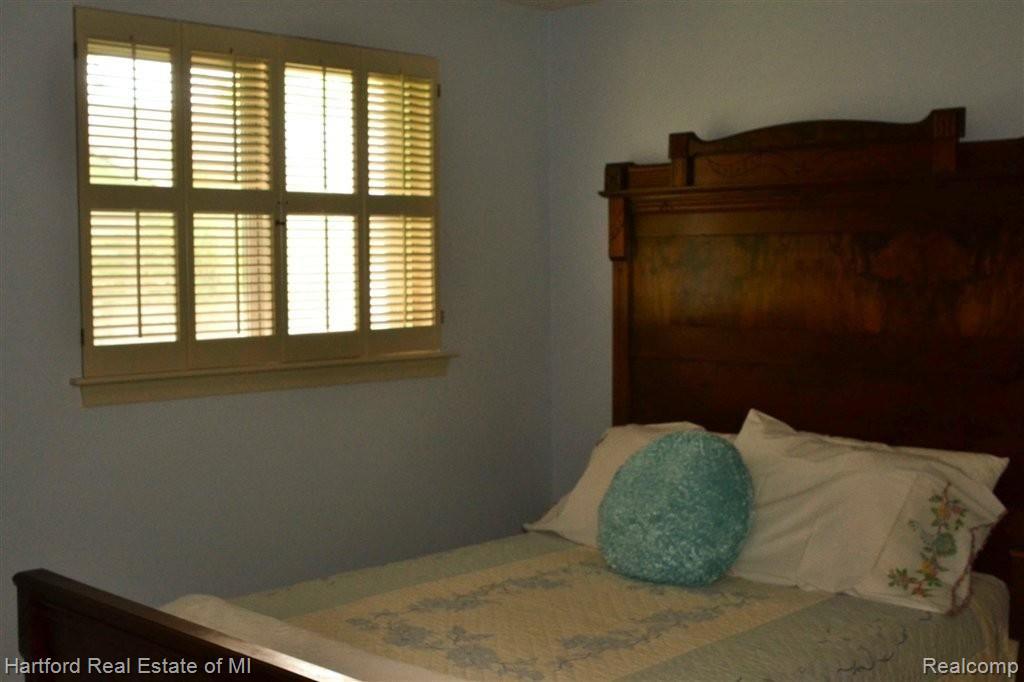 25468 Wykeshire Road Farmington, MI 48336 - Photo 10 of 17 Bedroom