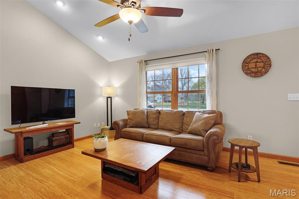 12926 Maple Street Highland, IL 62249 - Photo 6 of 39