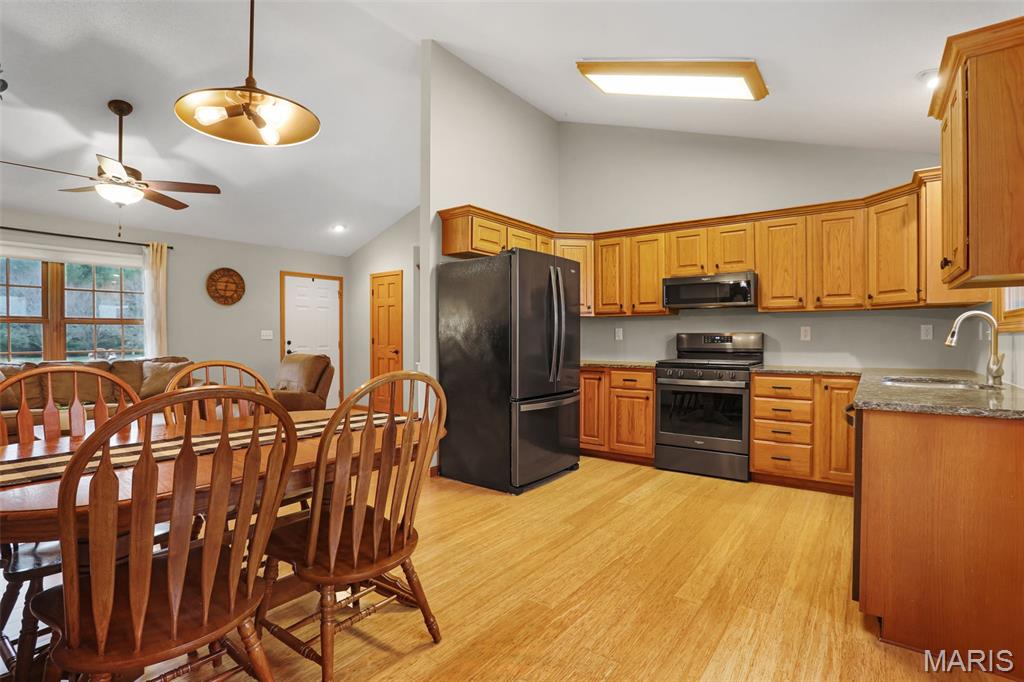 12926 Maple Street Highland, IL 62249 - Photo 9 of 39