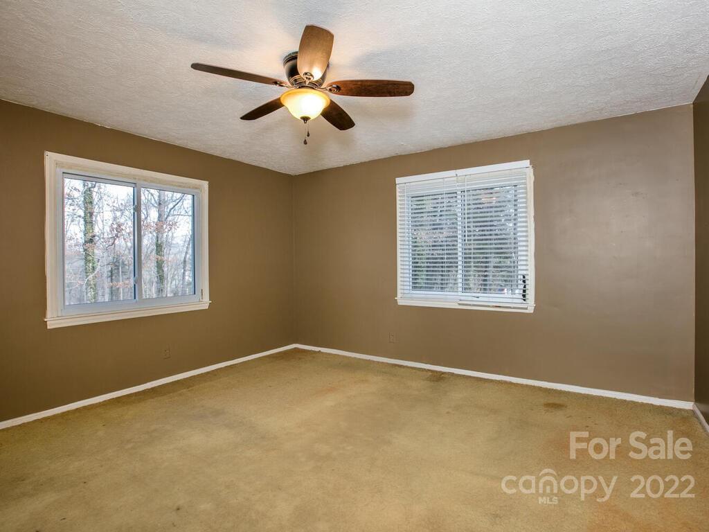 286 Justice Ridge Road Candler, NC 28715 - Photo 21 of 36 Gallery Image 21