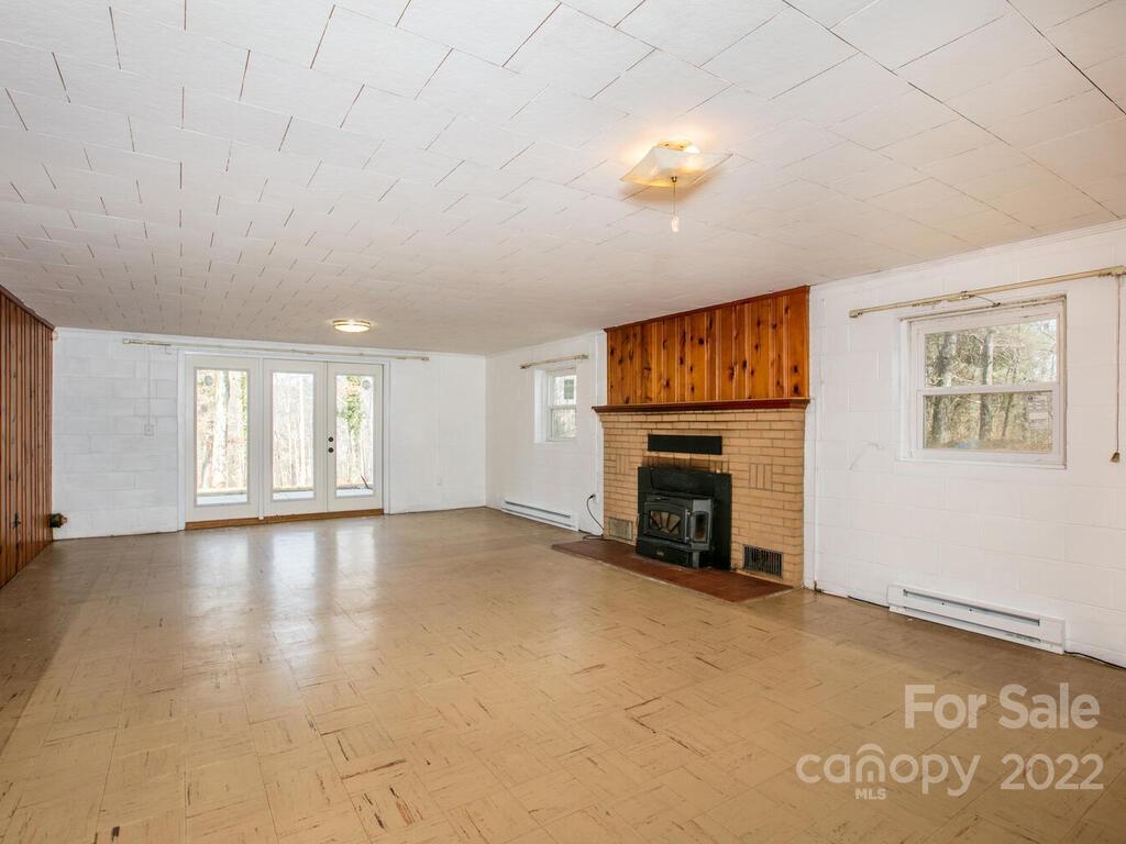 286 Justice Ridge Road Candler, NC 28715 - Photo 28 of 36 Gallery Image 28