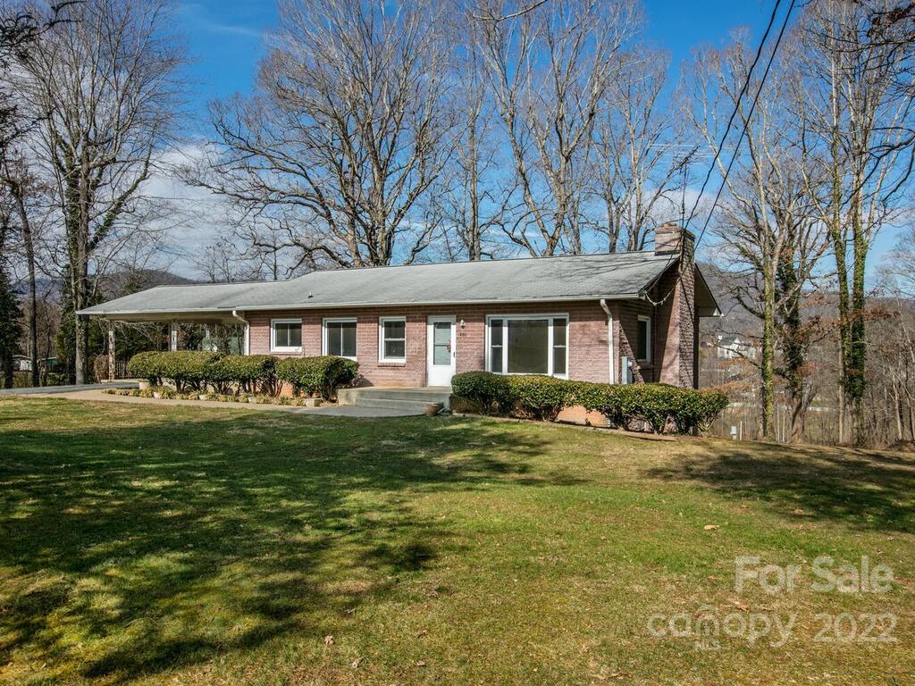 286 Justice Ridge Road Candler, NC 28715 - Photo 3 of 36 Gallery Image 3