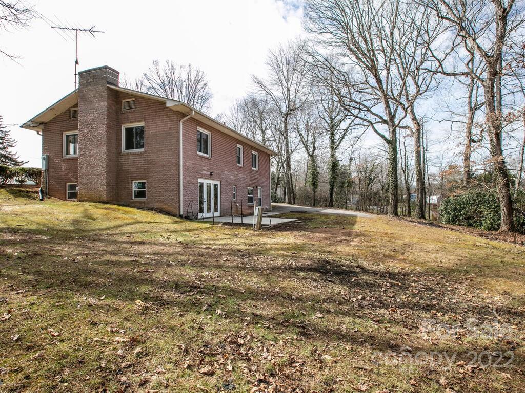 286 Justice Ridge Road Candler, NC 28715 - Photo 5 of 36 Gallery Image 5