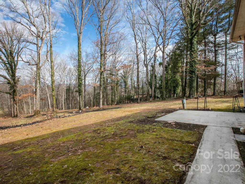 286 Justice Ridge Road Candler, NC 28715 - Photo 8 of 36 Gallery Image 8